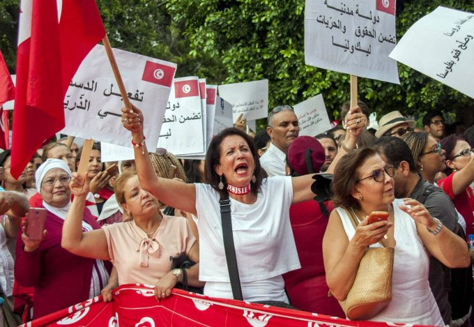 هل يبقى قانون المساواة حبيس أدراج البرلمان التونسي؟