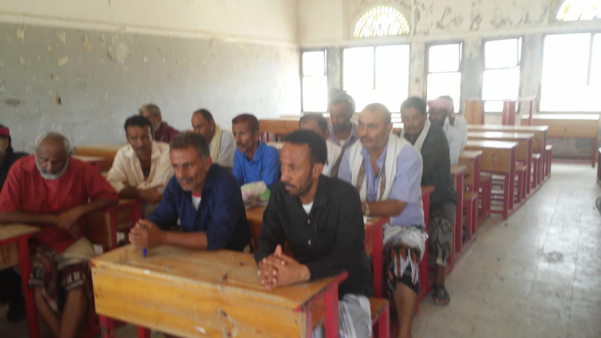 في ظل استمرار اضراب المعلمين أجتماع استثنائي لمدراء المدارس ومجالس الأباء بمديرية حبيل جبر ردفان