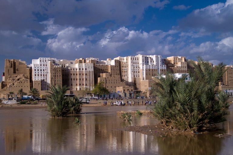 سفير اليمن لدى اليونسكو: الأمطار خلفت أضرار بالغة في العشرات من المباني الأثرية