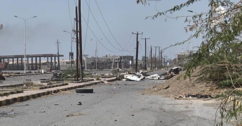 اشتباكات عنيفة بالأسلحة الثقيلة والمتوسطة في مدينة الحديدة