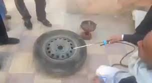 رجل يمني يبتكر موقدا ناريا يعمل ببخار البترول 
