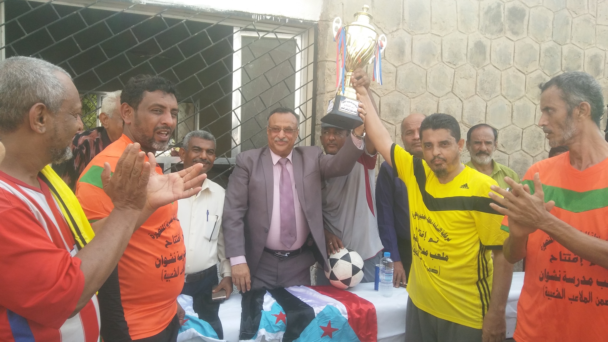 محلي المنصورة يفتتح رسميا ملعب نشوان الشعبي