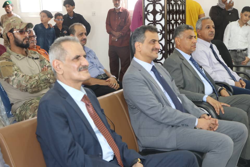 وزير التربية ومحافظ عدن يفتتحان مدارس عدن البريطانية الحديثة 