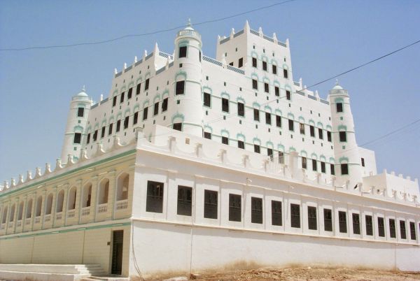 قصر سيئون التاريخي في اليمن.. أكبر مبنى طيني حول العالم مهدّد بالانهيار