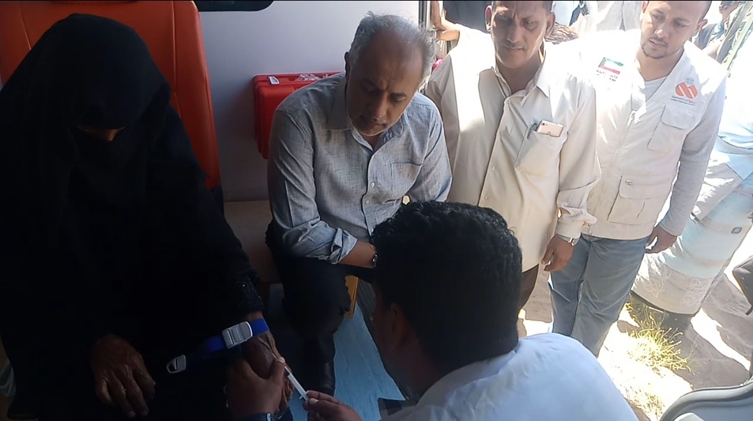 مدير البريقة يدشن العيادة المتنقلة لعدد من المناطق النائية بالمديرية