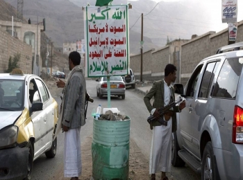 الحوثيين ينشرون مدرعات عسكرية بشكل كثيف في مدينة صنعاء ومداخلها