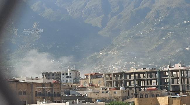 مليشيات الحوثي تقصف مدرسة الثلايا في تعز