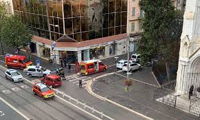 عاجل : قتيلان في هجوم بسكين في مدينة نيس الفرنسية
