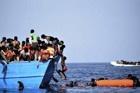 منظمة الهجرة تعلن عن وفاة ٨ مهاجرين وفقدان ١٢ آخرين بعد فشلهم في الوصول لليمن