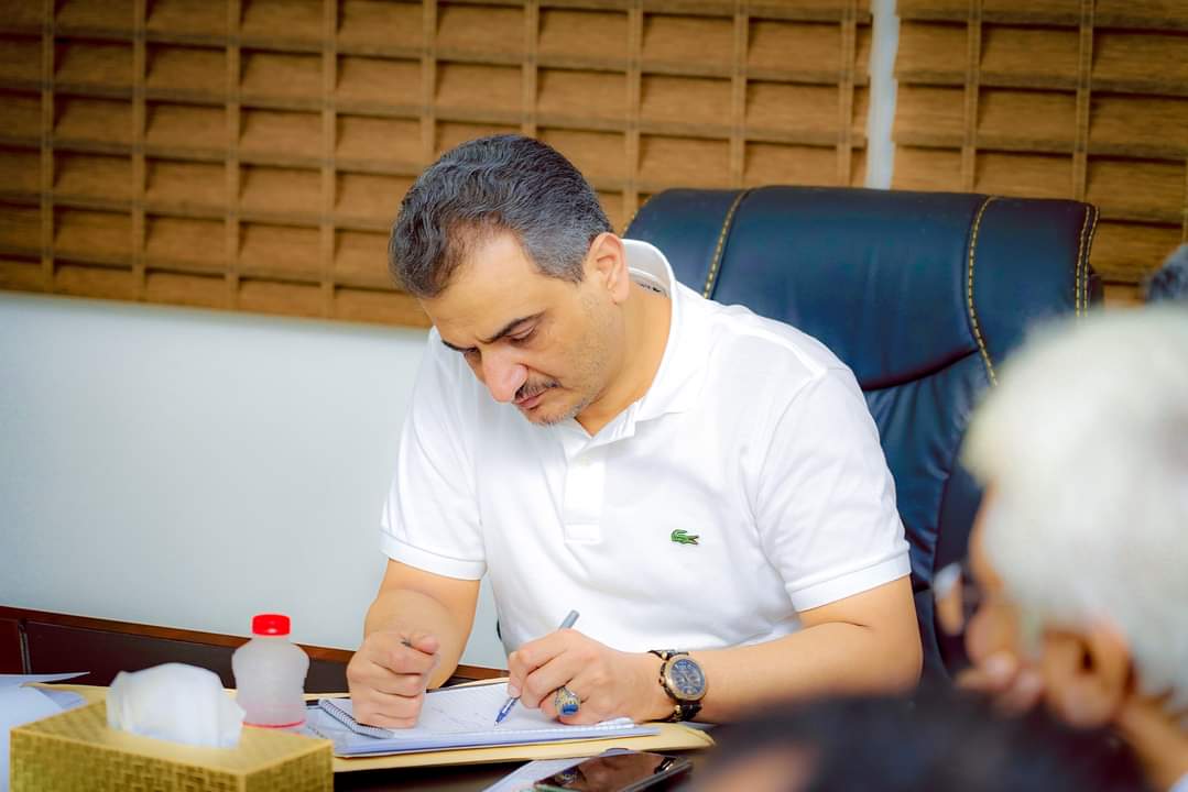 محافظ عدن يوجه دعوة لرجال المال والاستثمار 