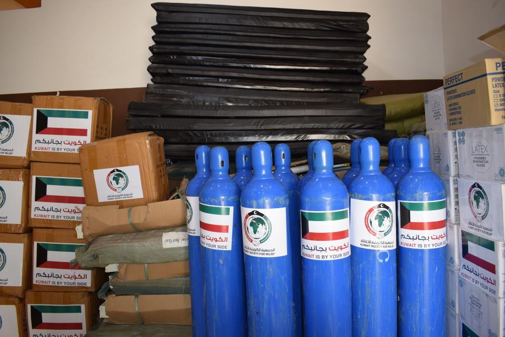 الوليدي يدشن مشروع توزيع اجهزة ومعدات طبية لمكافحة جائحة كورونا بالعاصمة عدن