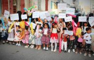 عدة جهات محلية بحضرموت يشاركون في فعالية اليوم العالمي للطفل بمدينة المكلاّ 