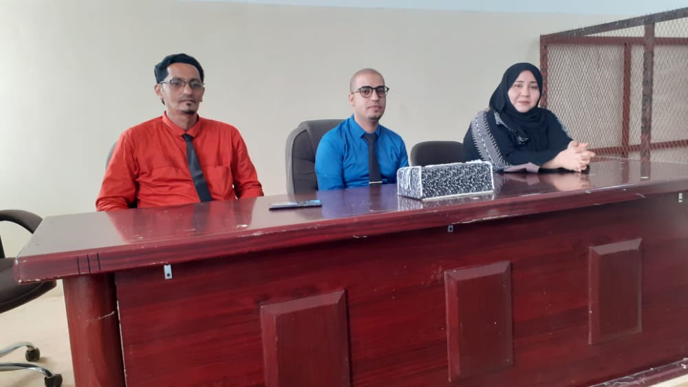 رئيس المحكمة الابتدائية في البريقة يكرم موظفي المحكمة 