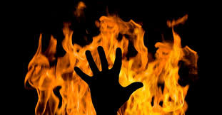 رغم توسلاتها لم يرحمها ..قضية مروى البيتي الذي أحرقها زوجها تثير غضب الشارع الحضرمي