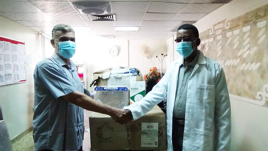 مستشفى إبن خلدون يستلم مستلزمات وقائية لمواجهة فيروس كورونا ..ويدشن بناء مستودع دوائي 