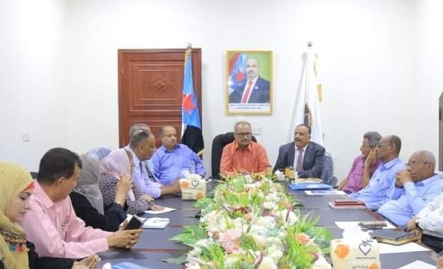 اللجنة الاقتصادية العليا : تحذر البنك المركزي اليمني ..داعية إلى سرعة تنفيذ اتفاق الرياض