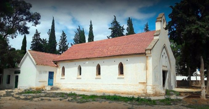 المعلم الأول