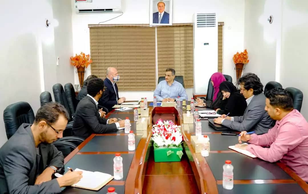 لملس يجدد مطالبته للمنظمات الدولية بنقل مقراتها الرئيسية إلى عدن