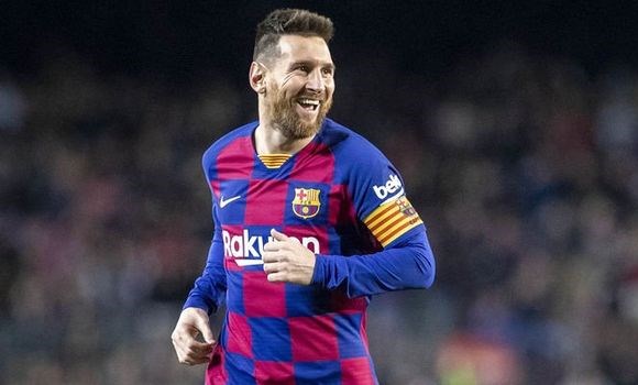 هدف وحيد يفصل ميسي عن معادلة رقم بيليه