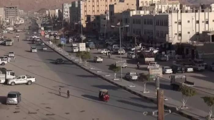 إضراب موظفي المالية بشبوة ردًا على تعسفات الإخوان