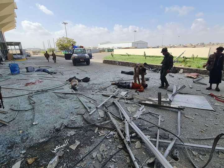 ارتفاع عدد ضحايا انفجار مطار عدن الى 20 قتيل و50 جريح