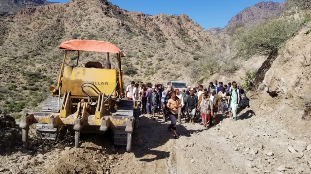 مدير عام المقاطرة يتفقد الأعمال الجارية لطريق المليوي والغودرة عزلة زريقة الشام