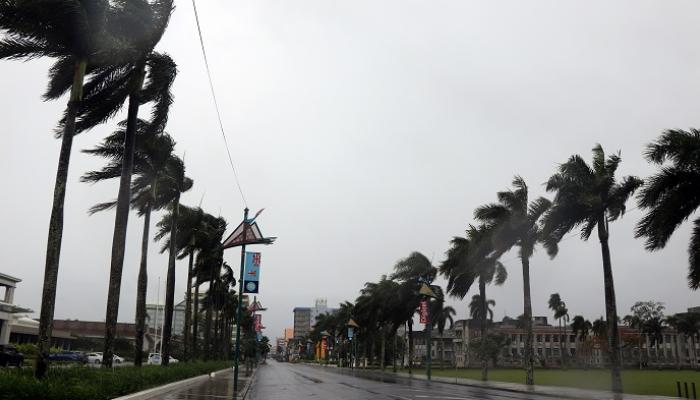 إعصار قوي يدمر فيجي ..وإقليم بوا يتعرض للتدمير بنسبة 70٪ 