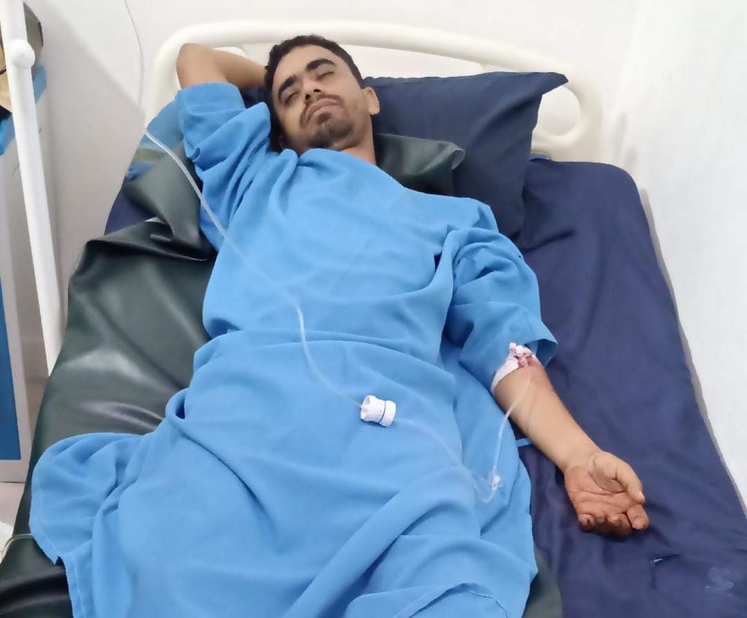 أحد ضحايا تفجير المطار وبعد عدة مناشدات الصحفي صادق الرتيبي للعلاج في الخارج