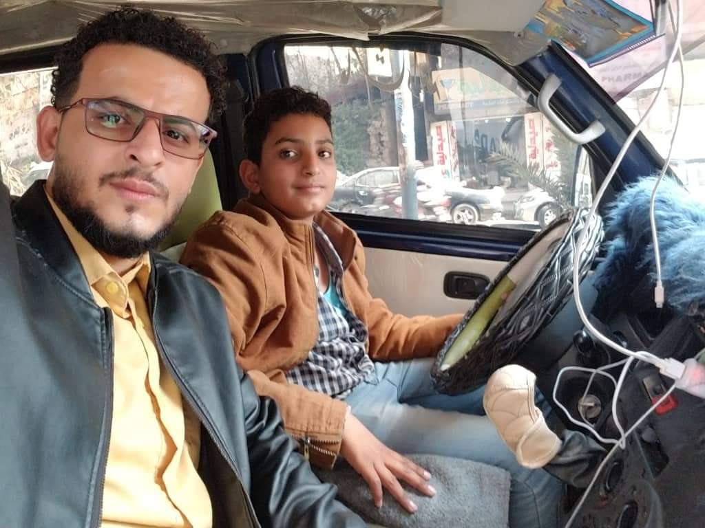 قصة الطفل اليمني سائق الباص ..ودعم رواد التواصل الاجتماعي له بمبلغ تخطى المليون ريال 