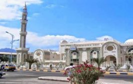 أدانوا  تفجيرات المطار .. خطباء المساجد في عدنويدعون للالتفاف حول الحكومة