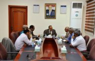 وزير النقل يطلع على سير العمل بإدارة الخطوط الجوية اليمنية بعدن