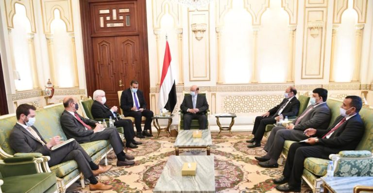 الرئيس هادي لـ”غريفيث”: الحوثيون لا يريدون السلام