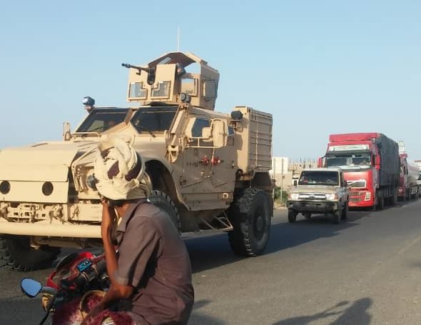 التحالف العربي يدفع بتعزيزات عسكرية سعودية كبيرة إلى شقرة في أبين