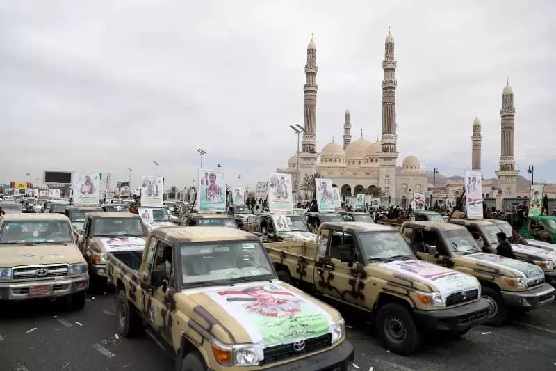 رويترز: التراجع عن تصنيف الحوثيين سيتطلب من بايدن مراجعة قانونية مطولة