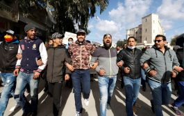 تونس على كف التظاهرات والأزمتين الحكومية والاقتصادية