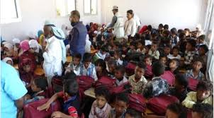 الهلال الإماراتي يدشن توزيع الحقائب والزي المدرسي في على الساحل الغربي