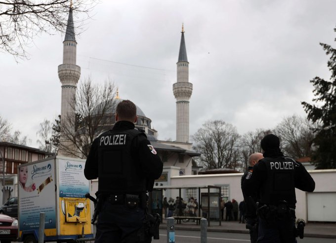 ألمانيا تدرس تشديد الرقابة على تمويل المساجد