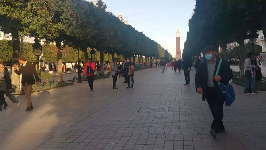 تونسيون همهم الفقر والبطالة في خضم أزمة 