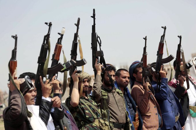 الحوثيون يكثفون الهجمات للسيطرة على مأرب وتحسين شروط التفاوض