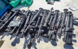 قرب عدن البحرية الأمريكية تعلن مصادرة شحنات أسلحة