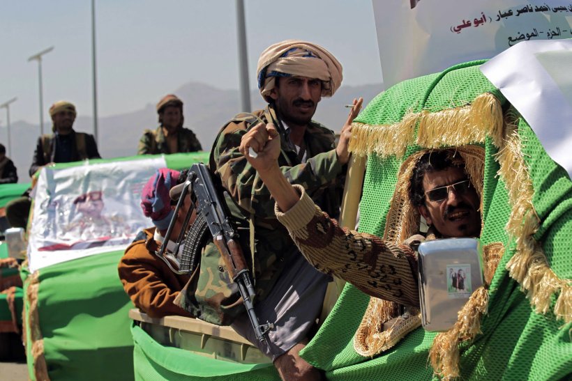 معارك الكر والفر .. القوات الحكومية اليمنية تصدّ هجوما حوثيا غرب مأرب