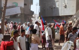 المئات من أبناء لحج يحتجون في مسيرة غضب شعبي ..ويصدرون بيان هام