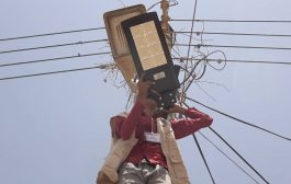 محلي مديرية تبن يدشن تركيب إنارة الشوارع بالطاقة الشمسية