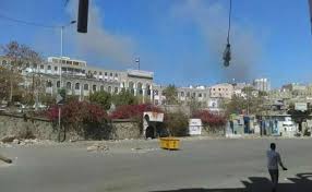 قصف حوثي على مستشفى الثورة بتعز