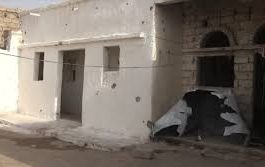 مليشيا الحوثي تقصف منازل المواطنين في حيس 
