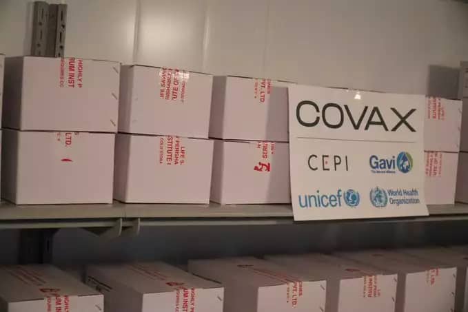 اليونيسف : لقاح فيروس كورونا الذي وصل الى اليمن سيوزع مجانا على الفئات ذات الأولوية.