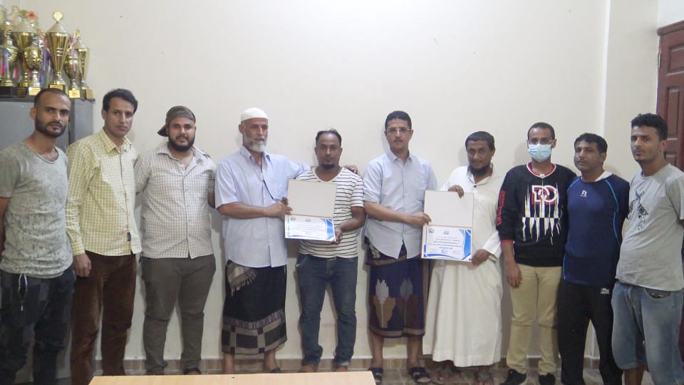 نادي الجلاء بعدن يعقد اجتماعه الدوري ويكرم اداريين النادي