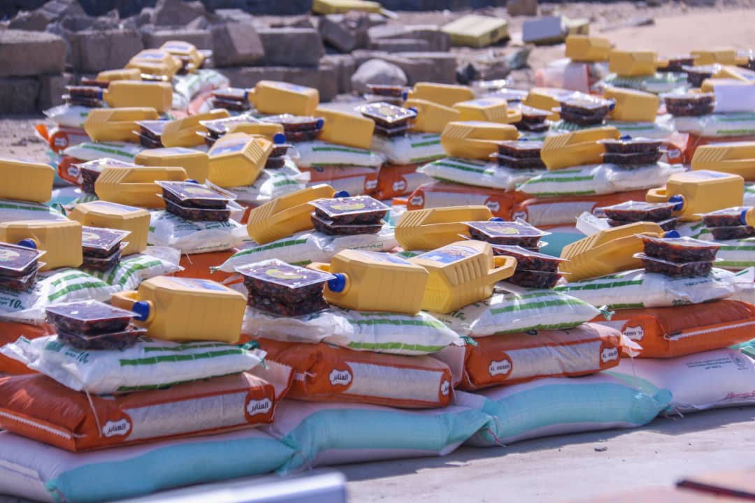 توزيع 3000 سلة غذائية على الأسر المحتاجة بمديرية بروم ميفع