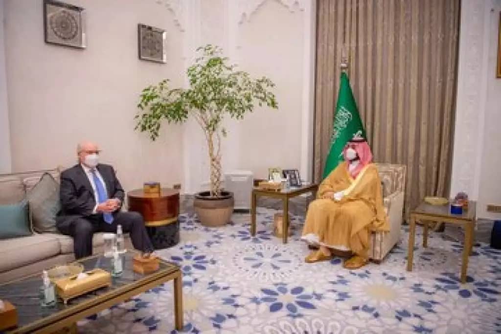 محمد بن سلمان يبحث مع المبعوث الأمريكي جهود إنهاء حرب اليمن