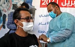 منظمة دولية : الحوثي يرفض تطعيم الأطباء ضد كورونا
